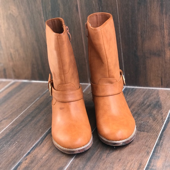 Cognac Distressed Lug Sole Mid Shaft Buckle Boots - Picture 3 of 8